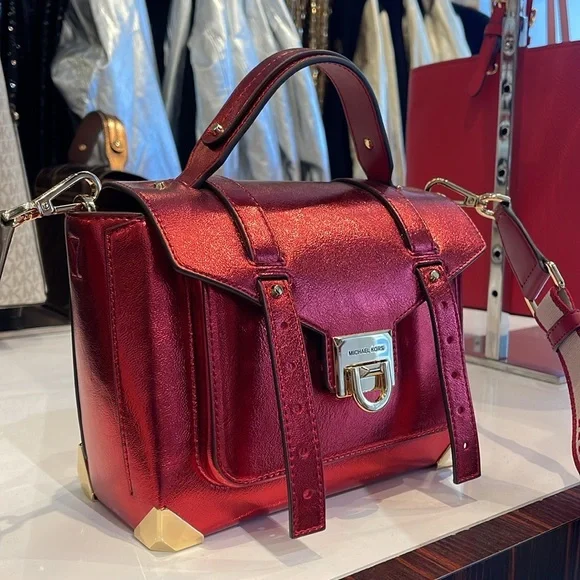 MICHAEL KORS
Manhattan Md TH SCHOOL Crackled Metallic Leather SATCHEL
Crimson - Picture 13 of 16